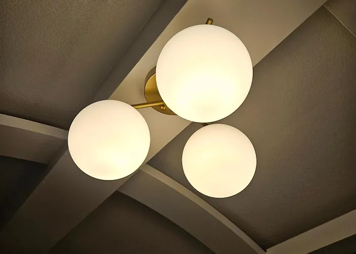 Capsulehotel Aall Train Station 2